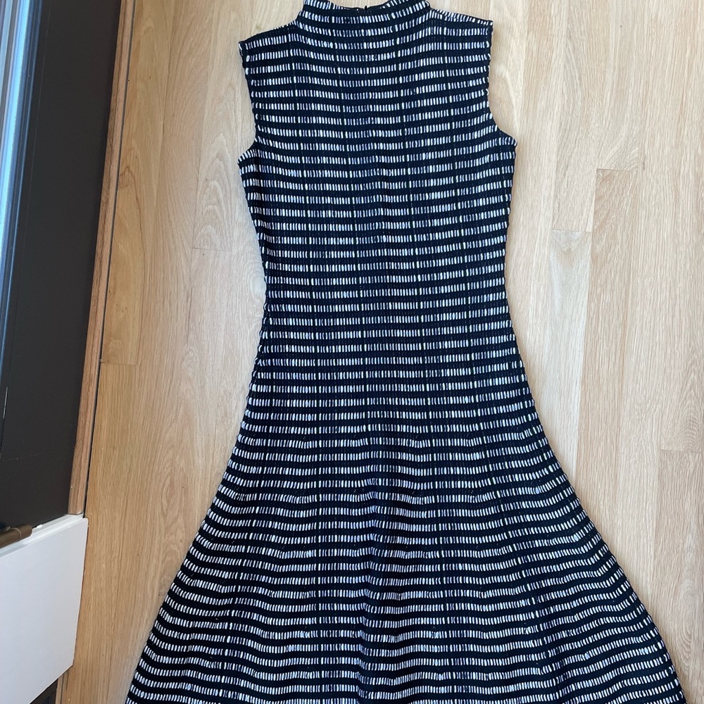 St John knit midi length dress, NWT, Size 4